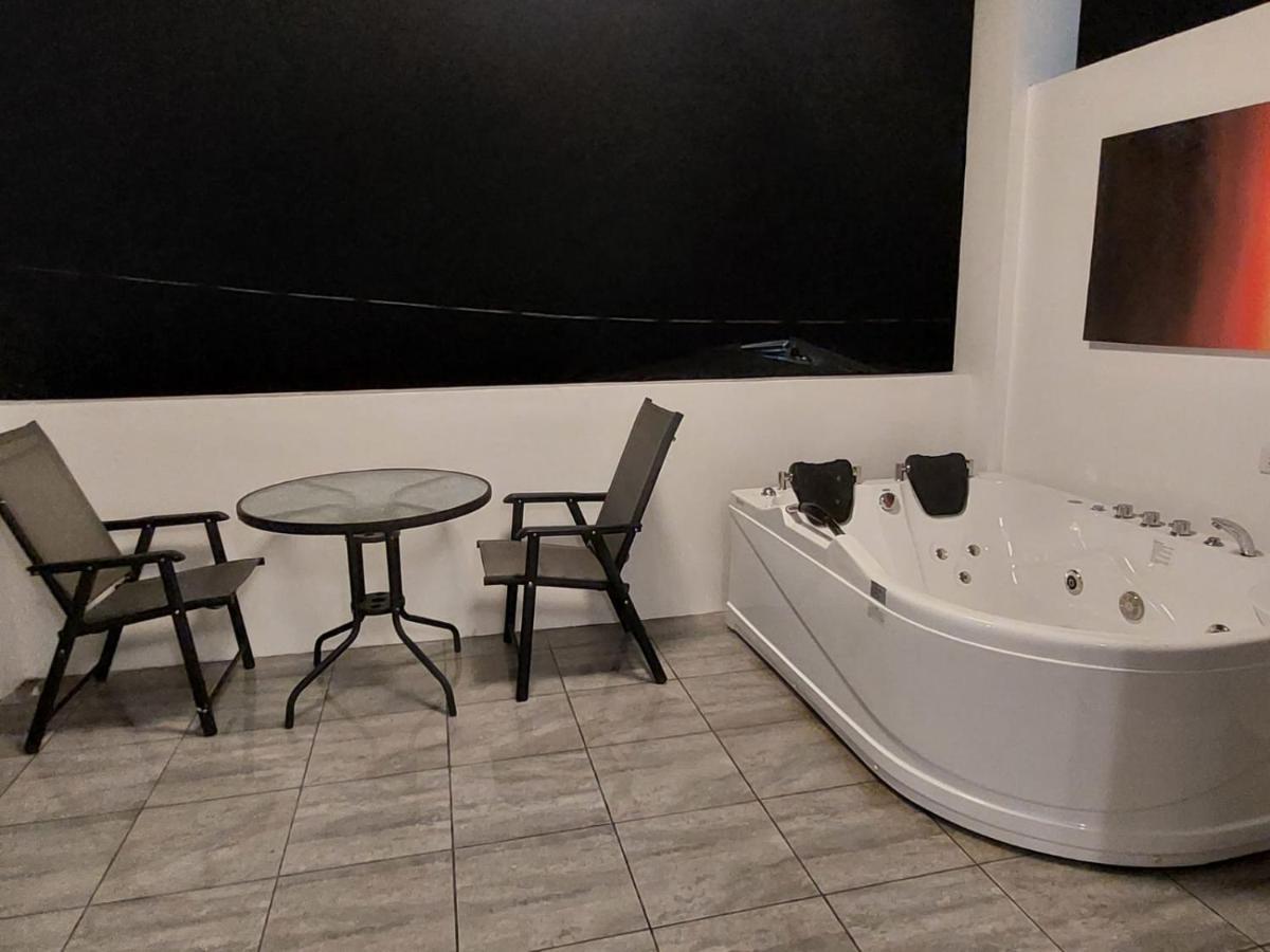Bonsai Jacuzzi Suites Panglao Luaran gambar