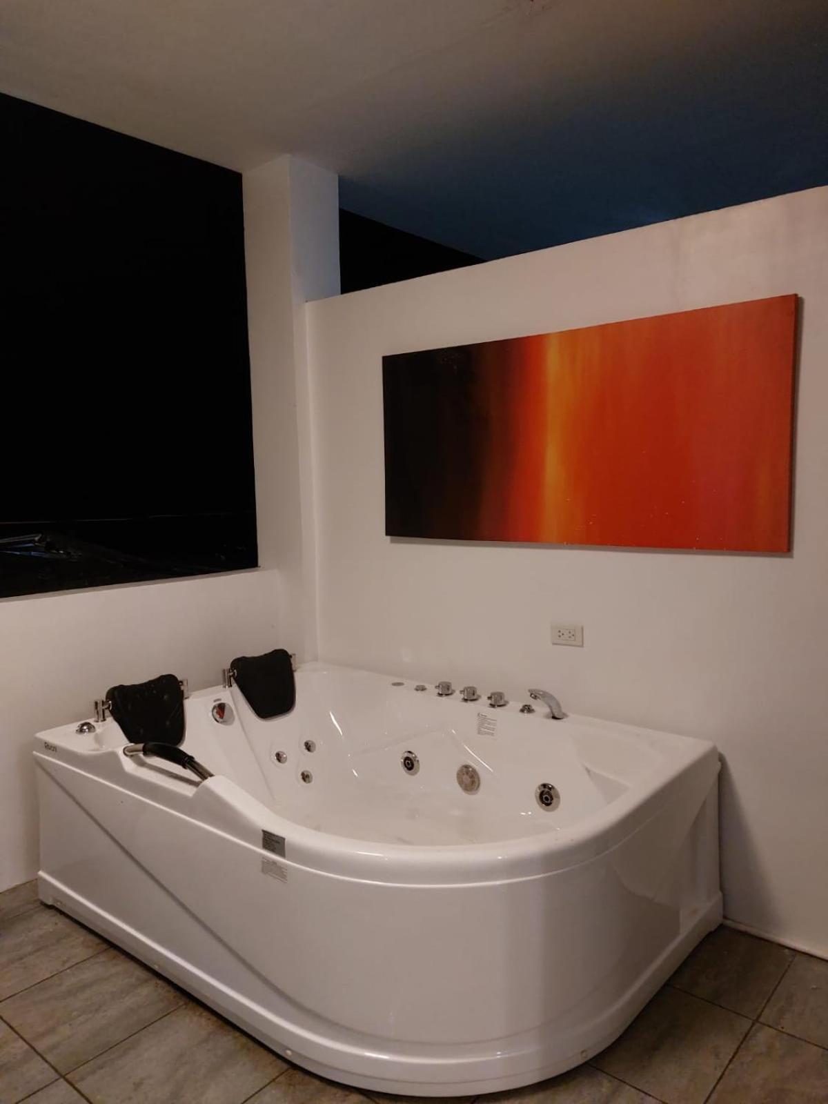 Bonsai Jacuzzi Suites Panglao Luaran gambar